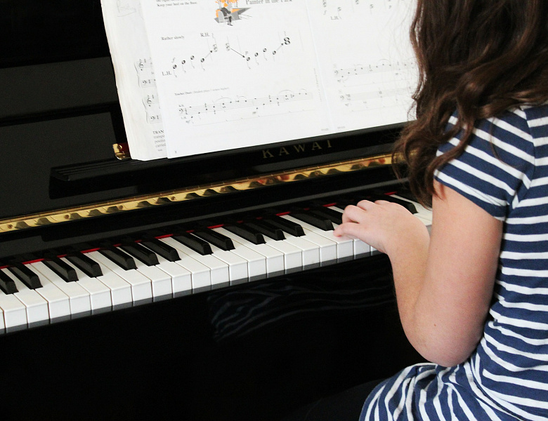 Нужно ли учить ребенка музыке?